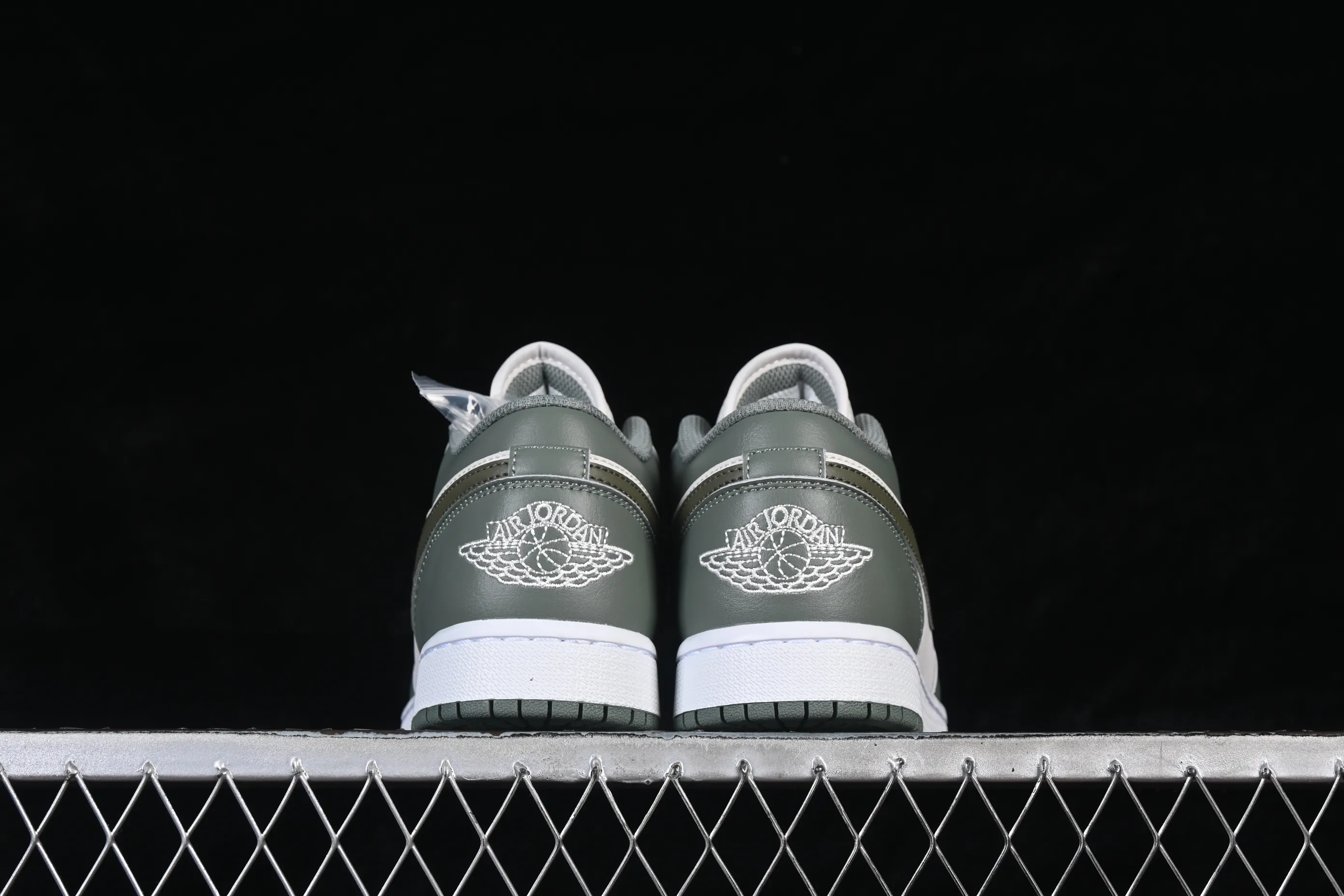 All categories Air Jordan Jordan series basketball shoes Air Jordan 1 Low Air Jordan 1 Low AJ1 Joe 1 meter white and green low state cultural casual sneakers 553558-300